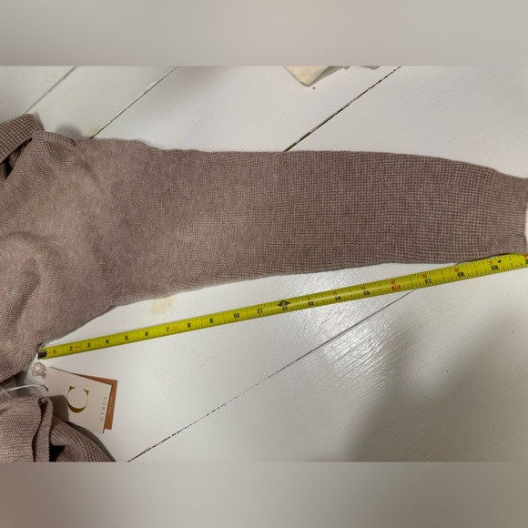 Cyrus Tan Cowl Neck Sweater with Relaxed Fit Women’s Size Small - Picture 12 of 12